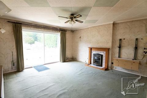2 bedroom bungalow for sale, Haven Close, Istead Rise, Gravesend