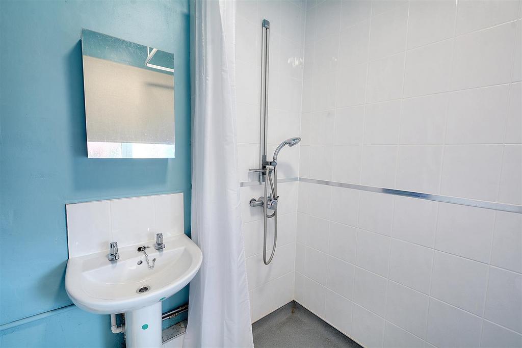DSC 5935bathroom.jpeg