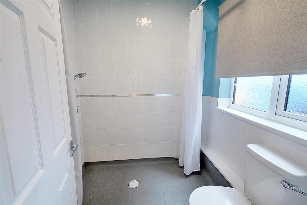DSC 5932bathroom.jpeg