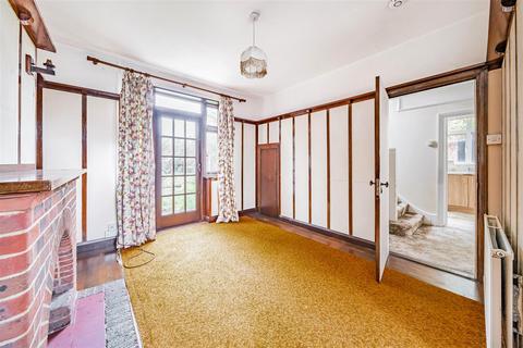 19 Thornhill Avenue, Surbiton, KT6 7SS