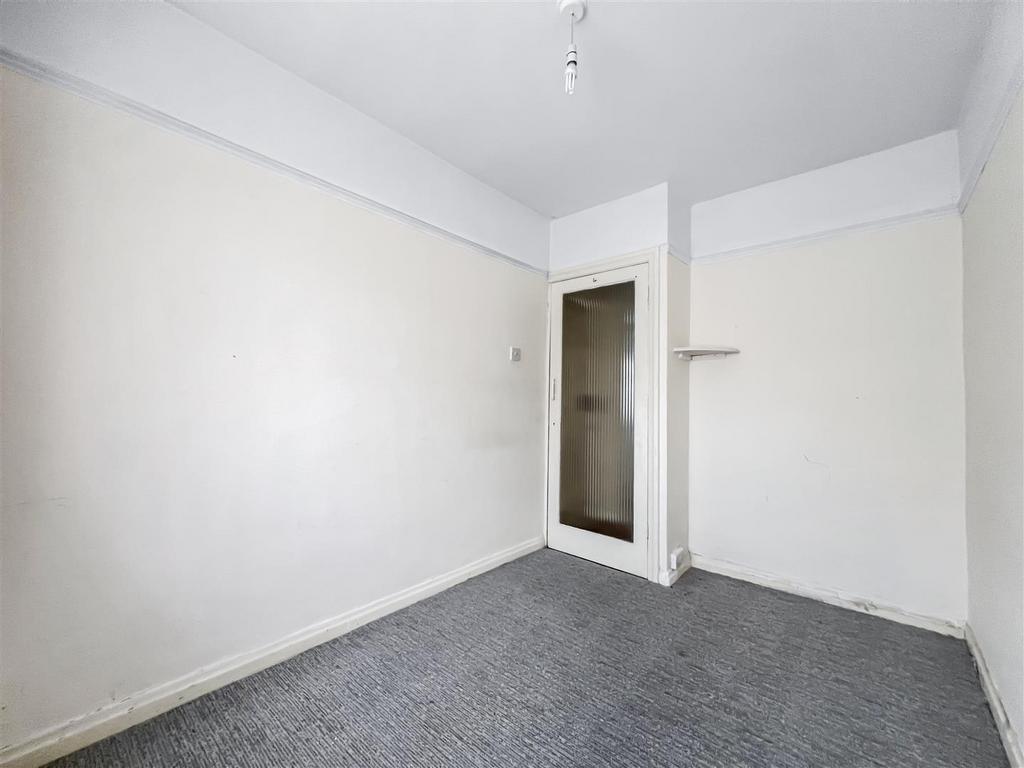18 Cambridge Avenue - 8x Fl2 Wn Hz UZlwl NJa BGc.jpg