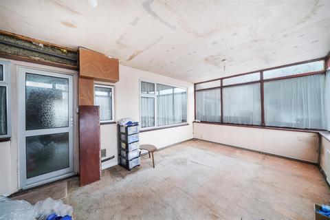 18 Cambridge Avenue, Greenford, UB6 0PJ