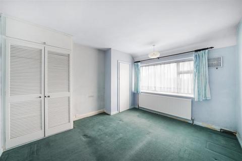 18 Cambridge Avenue, Greenford, UB6 0PJ