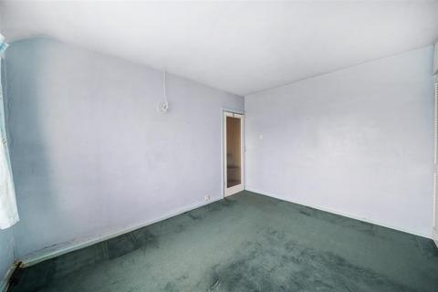 18 Cambridge Avenue, Greenford, UB6 0PJ