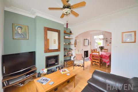 3 bedroom house to rent, Chambers Gardens, East Finchley, N2