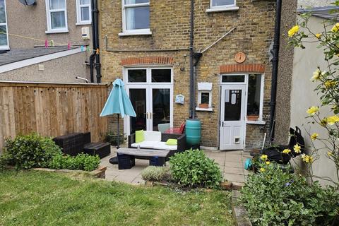 63 Ardoch Road, London, SE6 1SL