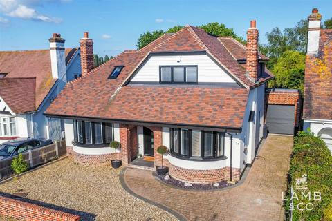 4 bedroom detached house for sale, Carlton Road, Clacton-On-Sea CO15
