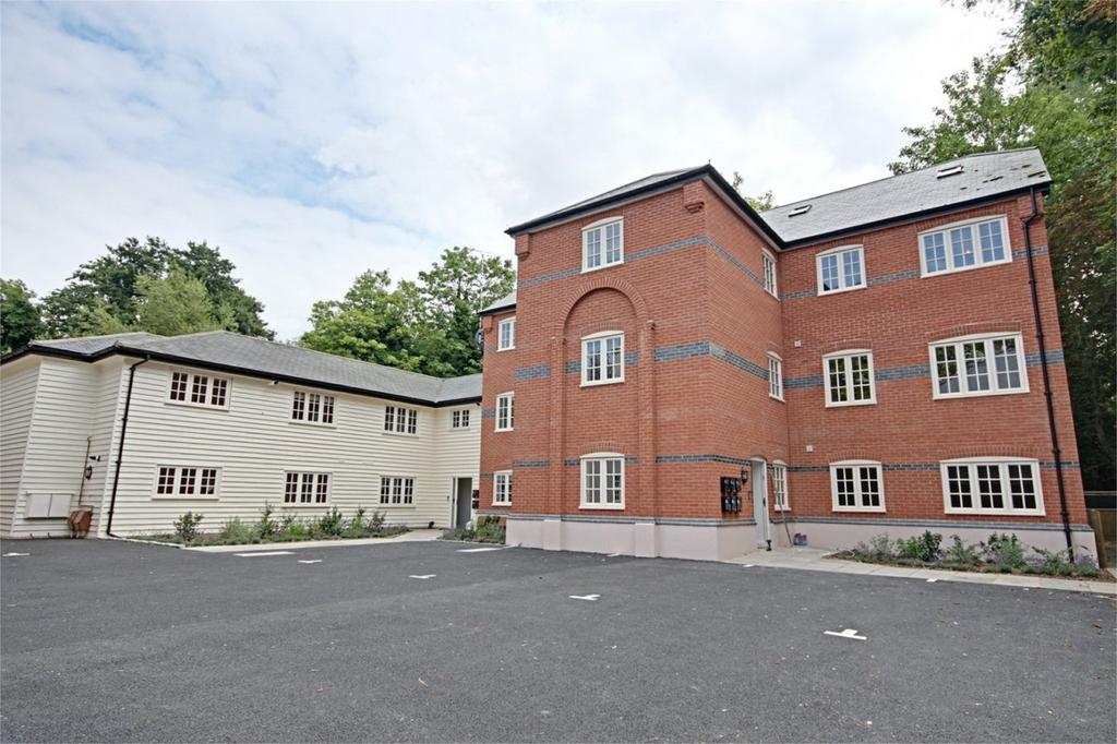 Hatfield Heath Road, Sawbridgeworth... 2 bed apartment for sale £332,000