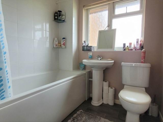Thumbnail Bathroom (4).jpg