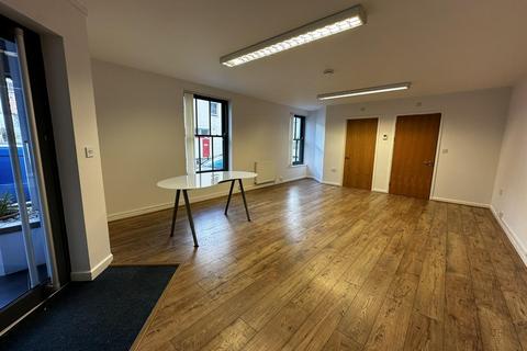 Office to rent, Victoria Road, Dartmouth