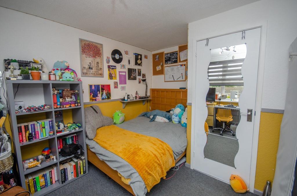 Bedroom two pic 2.jpg
