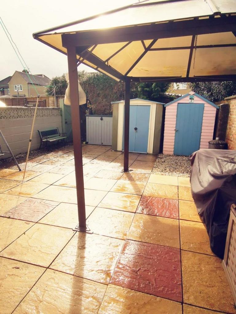 Rear garden pic 2.jpg