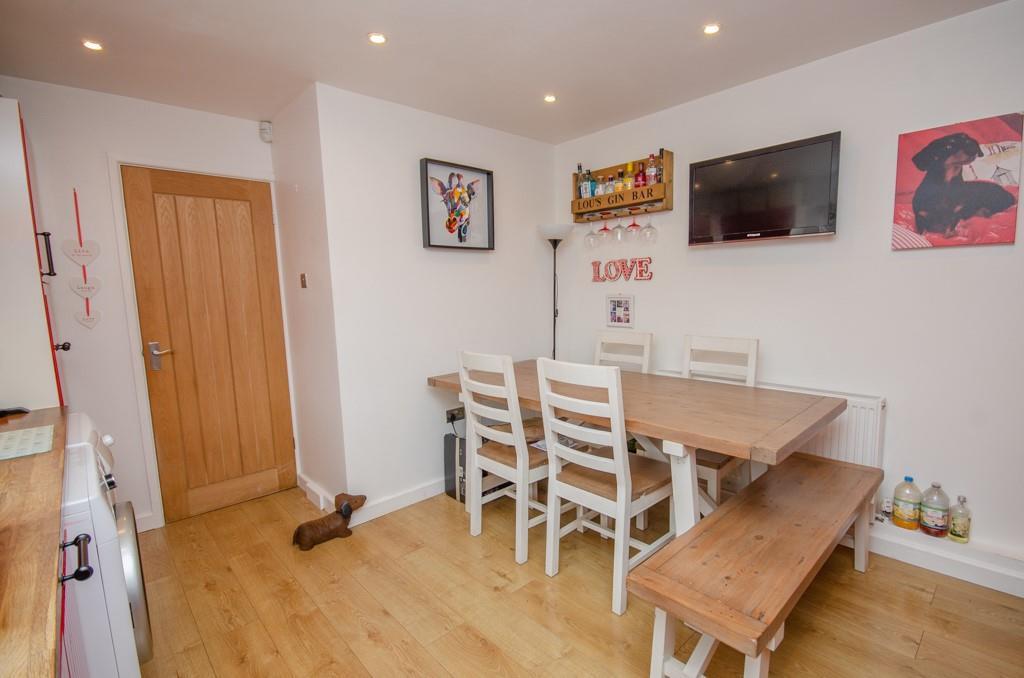 Kitchen pic 3.jpg