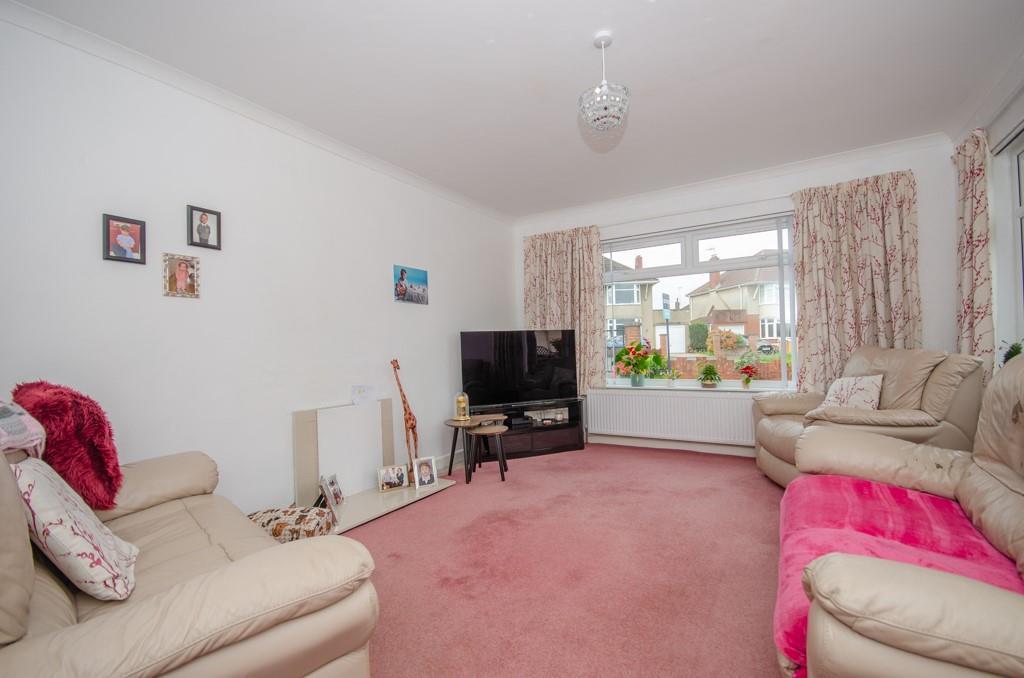 Oakdale Close, Downend, Bristol, BS16... 2 bed detached bungalow for