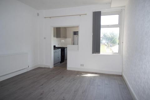 2 bedroom terraced house to rent, Bellhouse Road, Shiregreen, Sheffield, S5 6HT