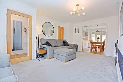 24 Cae Garw, Llantwit Fardre, Pontypridd, CF38 2TQ