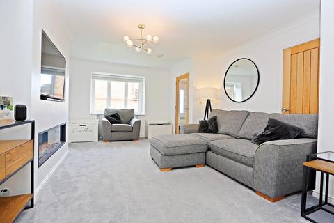 24 Cae Garw, Llantwit Fardre, Pontypridd, CF38 2TQ