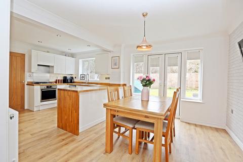 24 Cae Garw, Llantwit Fardre, Pontypridd, CF38 2TQ