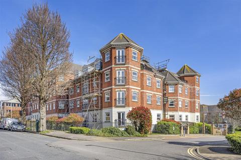 3 bedroom apartment for sale, Chatsworth Square, Hove