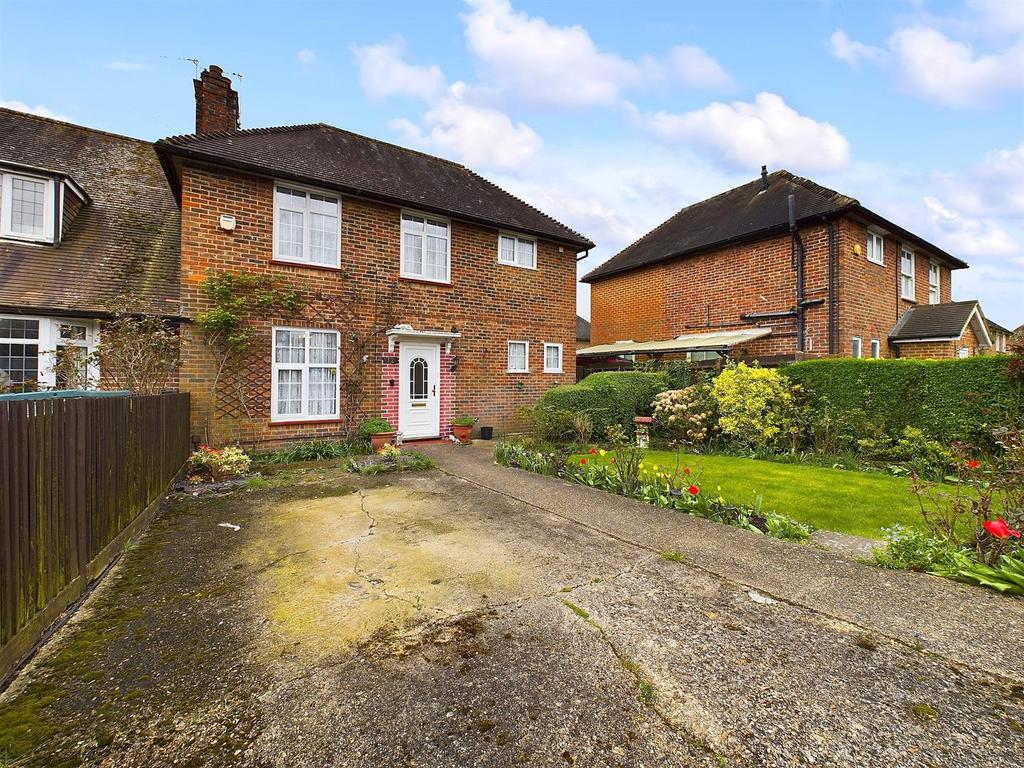 Field Way, Ruislip HA4 3 bed semidetached house for sale £580,000