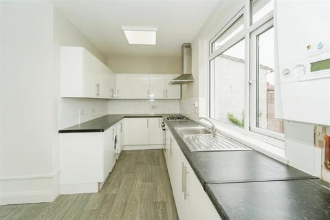 5 bedroom semi-detached house for sale, Great West Road, Hounslow