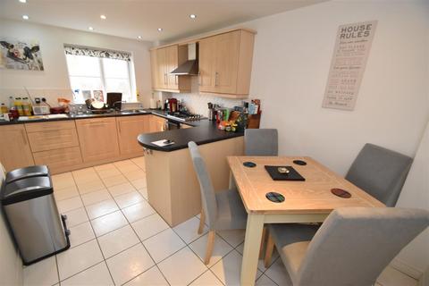 3 bedroom townhouse for sale, East O' Hills Close, Heswall