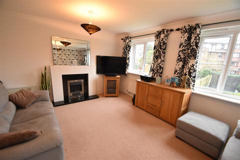 3 bedroom townhouse for sale, East O' Hills Close, Heswall
