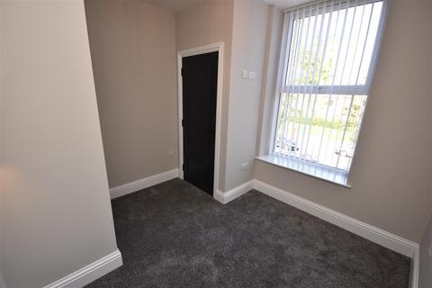 2 bedroom apartment to rent, Arthur House, Balls Road, Oxton