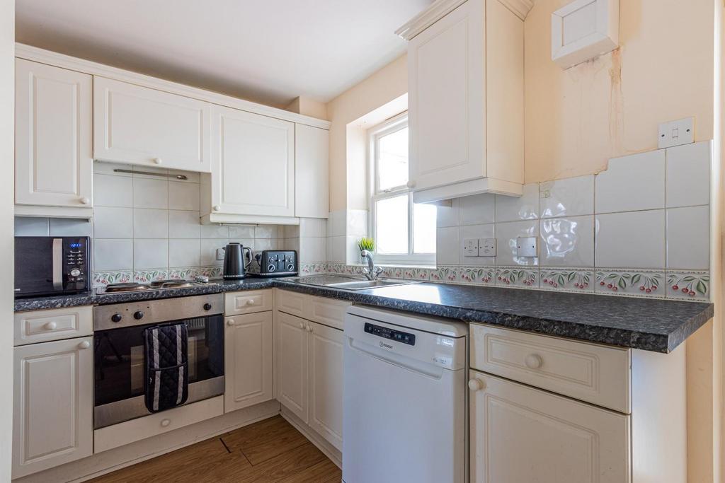Greenacre Drive 31-14.jpg