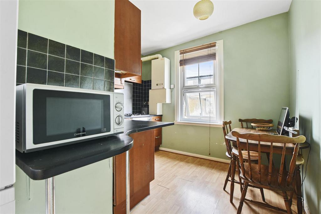 07-721a GCWT - FFF 37 Earlsmead Road - Kitchen -Ori