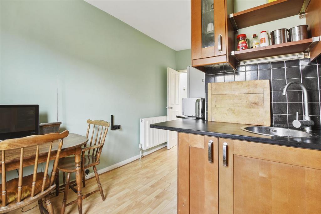 10-cd0d GCWT - FFF 37 Earlsmead Road - Kitchen 4 -O