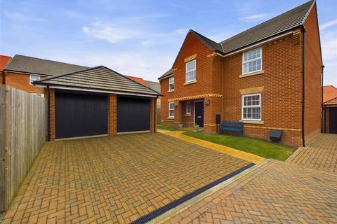 4 bedroom detached house for sale, 19 Dove Road, Pickering, North Yorkshire YO18 7UD