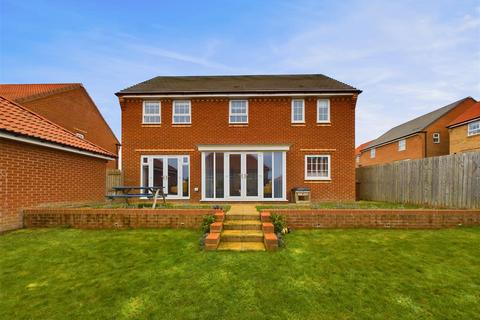 4 bedroom detached house for sale, 19 Dove Road, Pickering, North Yorkshire YO18 7UD
