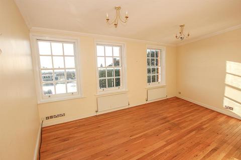 2 bedroom apartment for sale, Green Road, Newmarket CB8
