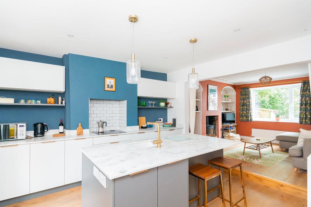2 AR1 SV - Kitchen F.jpg