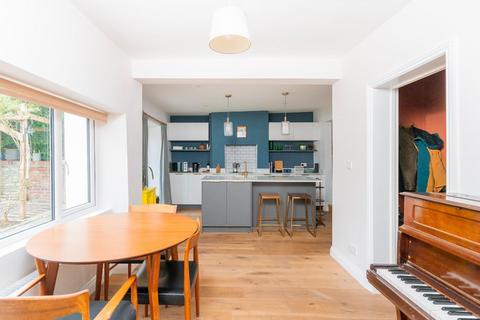 21 Alpha Road, Bristol, BS3 1DH