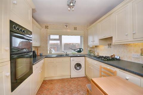 3 bedroom flat for sale, Carlisle Road, Eastbourne