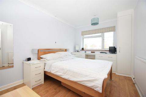 8 Cornelia Crescent, Shrewsbury, SY2 5LZ