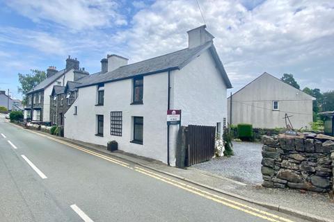 undefined, Trefriw