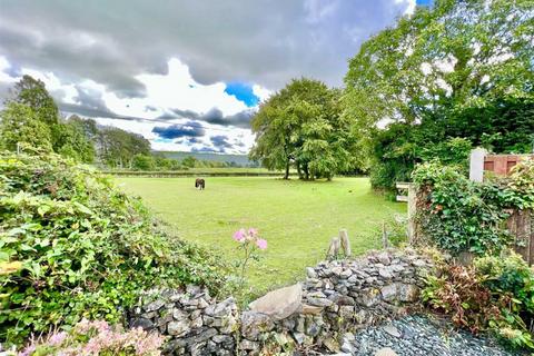 undefined, Trefriw