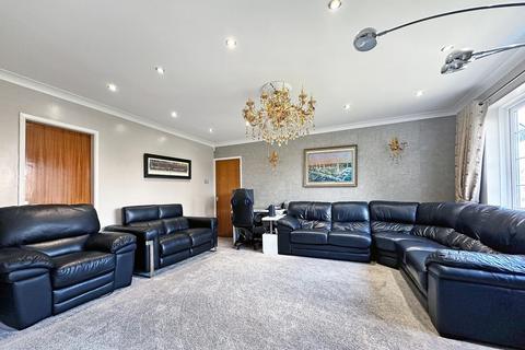 4 bedroom detached house for sale, Carlton Court, Hale