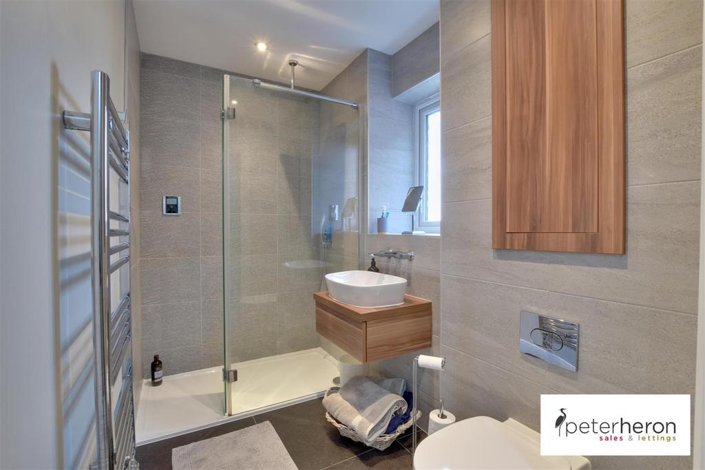 En Suite Shower Room