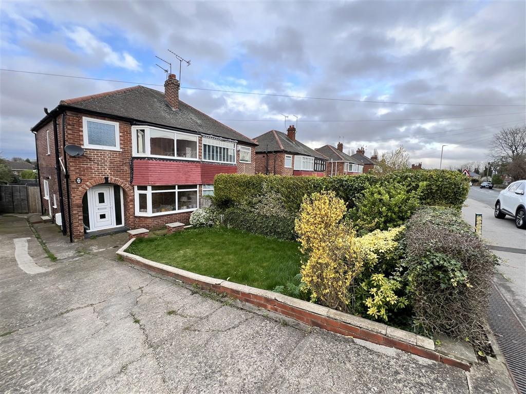 Pontefract Road, Ferrybridge... 3 bed semidetached house for sale £