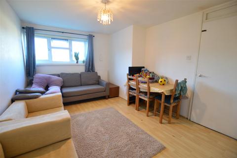 2 bedroom flat to rent, Stratfield Road, Slough