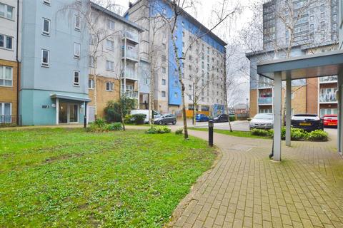 2 bedroom flat for sale, Mill Street, Slough