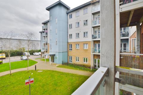 2 bedroom flat for sale, Mill Street, Slough