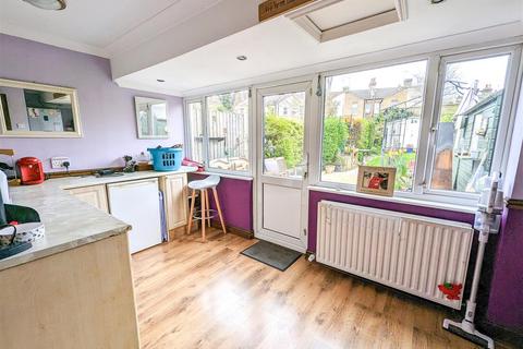 94 Riviera Drive, Southend-on-sea, SS1 2QH