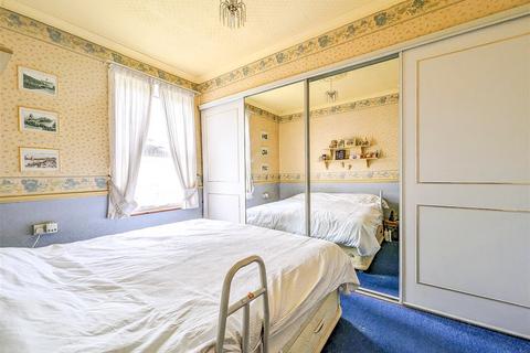 94 Riviera Drive, Southend-on-sea, SS1 2QH