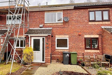 2 bedroom terraced house to rent, Wright Close, Caister-on-Sea