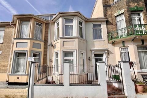 3 bedroom terraced house for sale, Apsley Road, Great Yarmouth